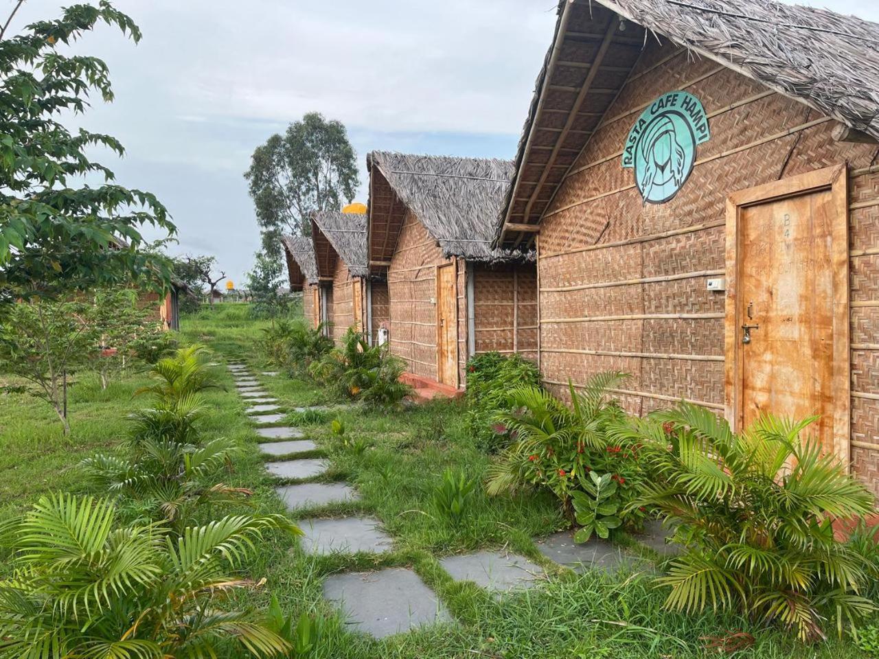 Hampi Rasta Cafe Hotel Exterior foto